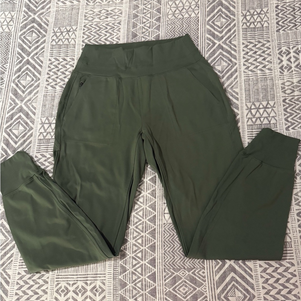 Athleta Venice High Rise Joggers, size 10T. Pretty green, like new